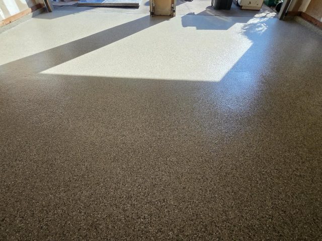 450 sq ft Garage — Shawnee, KS